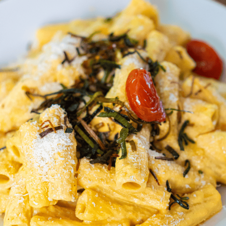 pâtes à la citrouille rôtie, poireaux et parmesan