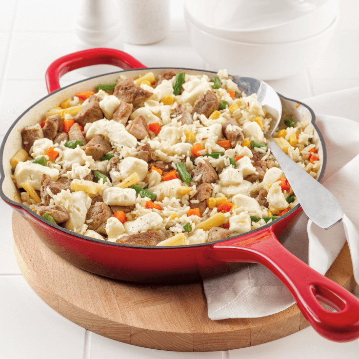 poêlée de porc, riz et fromage en grains