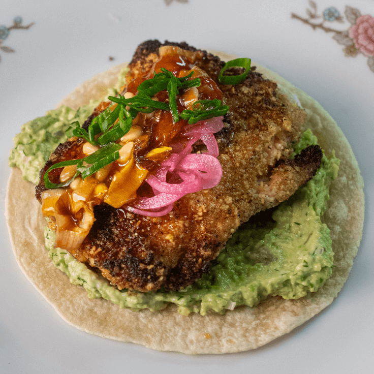 tacos de saumon en croûte avec tomate marinée