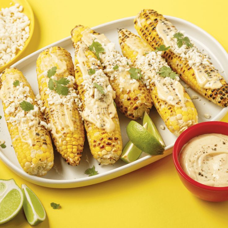 Maïs grillés avec mayonnaise épicée feta-lime